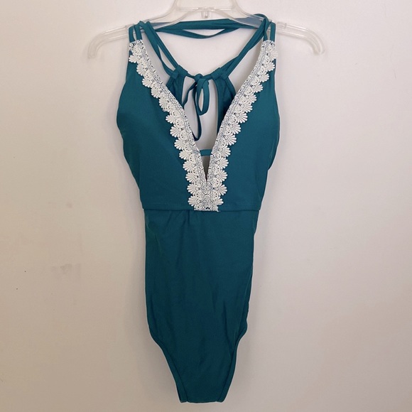 Time and Tru Other - ⭐️ 2/$10 VINTAGE BLUE/GREEN ONE PIECE SWIMSUIT~WHITE CROCHET DETAIL~SZ 16/18
